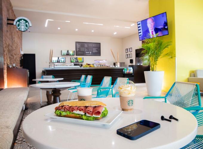 Take a Bite Krystal Urban® Cancún & Beach Club Take a Bite Krystal Urban® Cancún & Beach Club